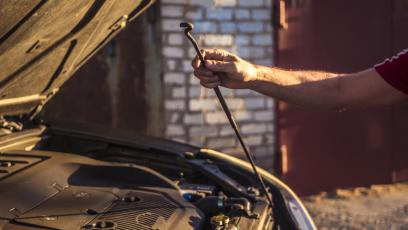 Silnik benzynowy klekocze jak diesel? Nie zawsze czeka go kosztowny remont