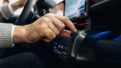 Android Auto ma nowy odtwarzacz muzyki. Google zmienia ważny element