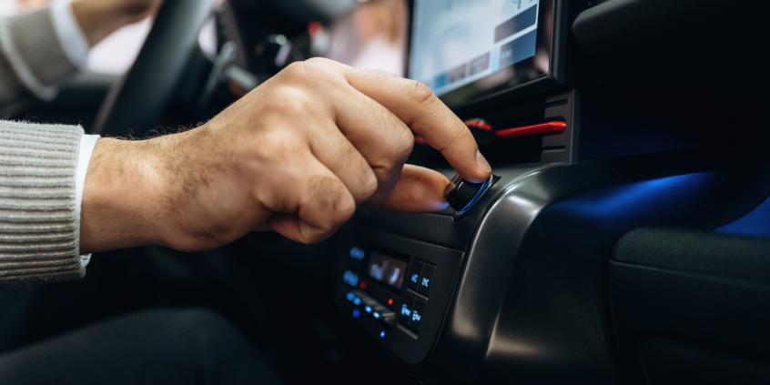 Android Auto ma nowy odtwarzacz muzyki. Google zmienia ważny element