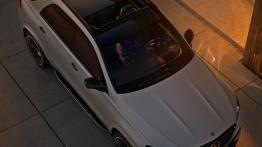 Mercedes GLE przeszedł duży lifting, ale jedno się nie zmieniło. Nadal przypomina kultowego ML