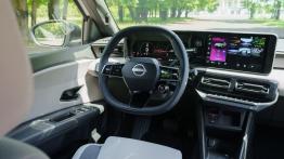 Nissan Micra 52 kWh Evolve Plus to przykład kobiecego auta. Kupimy go oczami i nie pożałujemy