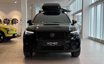 Volvo XC40 Crossover Facelifting 2.0 B4 197KM 2025 Plus Motyw: Black-Edition, zdjęcie 1