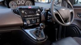 Chrysler Ypsilon - pełny panel przedni
