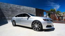 Chevrolet Impala na wielkich felgach firmy Vossen