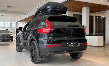 Volvo XC40 Crossover Facelifting 2.0 B4 197KM 2025 Plus Motyw: Black-Edition, zdjęcie 2