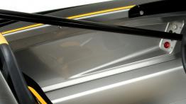 Lotus 2eleven - inny element wnętrza z przodu