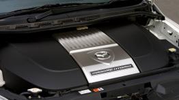 Mazda 5 Hydrogen - pokrywa silnika otwarta