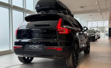 Volvo XC40 Crossover Facelifting 2.0 B4 197KM 2025 Plus Motyw: Black-Edition, zdjęcie 3