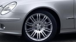 Mercedes Klasa E Sedan - koło