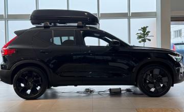 Volvo XC40 Crossover Facelifting 2.0 B4 197KM 2025 Plus Motyw: Black-Edition, zdjęcie 5