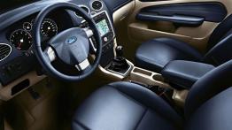 Ford Focus II Sedan - pełny panel przedni
