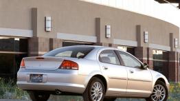Chrysler Sebring Sedan - widok z tyłu