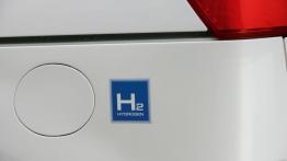 Mazda 5 Hydrogen - wlew paliwa