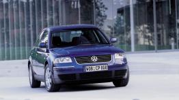 Volkswagen Passat V Sedan - widok z przodu