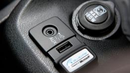 Chrysler Ypsilon - tunel środkowy między fotelami