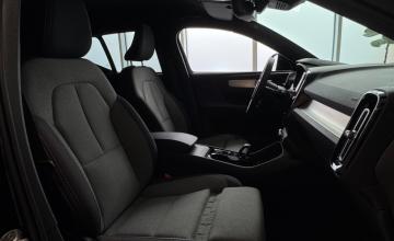 Volvo XC40 Crossover Facelifting 2.0 B4 197KM 2025 Plus Motyw: Black-Edition, zdjęcie 8