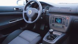 Volkswagen Passat V Sedan - kokpit
