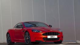 Aston Martin DBS Carbon Edition - widok z przodu