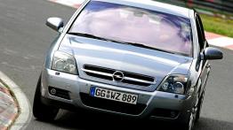 Opel Vectra C Sedan - widok z przodu