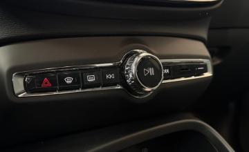 Volvo XC40 Crossover Facelifting 2.0 B4 197KM 2025 Plus Motyw: Black-Edition, zdjęcie 16