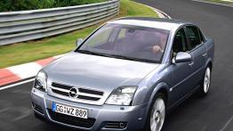 Opel Vectra C Sedan - widok z przodu