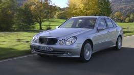Mercedes Klasa E Sedan - widok z przodu