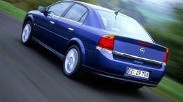 Opel Vectra C Sedan - widok z tyłu