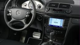 Mercedes Klasa E Sedan - kokpit