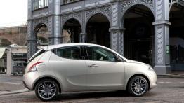 Chrysler Ypsilon - prawy bok