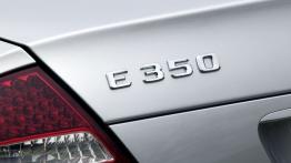 Mercedes Klasa E Sedan - emblemat
