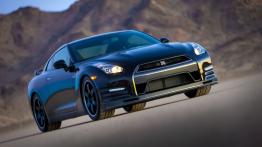 Nissan GT-R Track Edition - widok z przodu