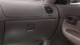 Daewoo Nubira Sedan - schowek przedni zamknięty
