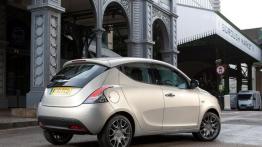 Chrysler Ypsilon - prawy bok