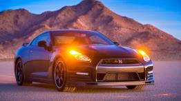 Nissan GT-R Track Edition - widok z przodu
