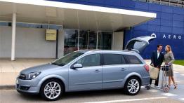 Opel Astra III Caravan - lewy bok