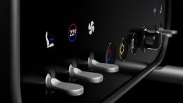 Analogowy bunt w Maranello. Pierwsze elektryczne Ferrari Luce stawia na mechaniczne piękno