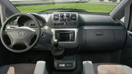 Mercedes Viano - pełny panel przedni