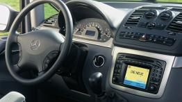 Mercedes Viano - kokpit