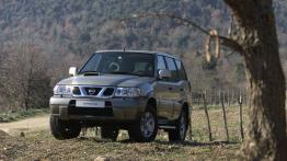 Nissan Terrano - widok z przodu
