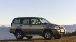 Nissan Terrano - prawy bok