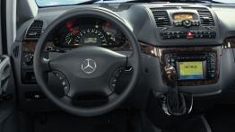 Mercedes Viano - kokpit
