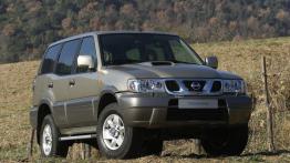 Nissan Terrano - widok z przodu