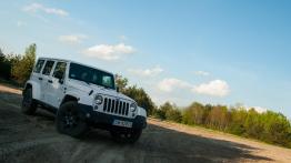 Jeep Wrangler Unlimited 1941 - galeria redakcyjna - widok z przodu