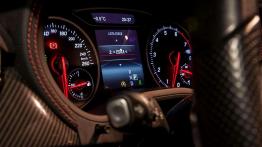 Mercedes Klasa B 200 (2016) - galeria redakcyjna - zestaw wskaźników