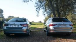 Skoda Superb Limousine vs Combi - galeria redakcyjna - widok z tyłu