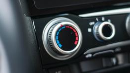 Honda Jazz IV 1.3 i-VTEC 102 KM - galeria redakcyjna - panel sterowania wentylacją i nawiewem