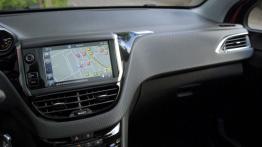 Peugeot 208 5d Facelifting 1.2 PureTech 110 KM - galeria redakcyjna - inny element panelu przedniego
