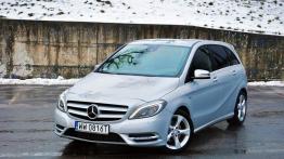 Mercedes Klasa B W246 Sports Tourer 180 BlueEFFICIENCY 122KM - galeria redakcyjna - widok z przodu