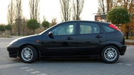 Ford Focus 1.8 TDDI - galeria redakcyjna - lewy bok