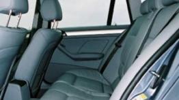 BMW 330 xi - galeria redakcyjna - tylna kanapa